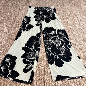 New York & Company Black and White Floral Wide Leg Pants